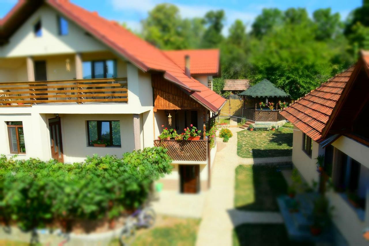 Casa Smeilor Horezu Exterior foto