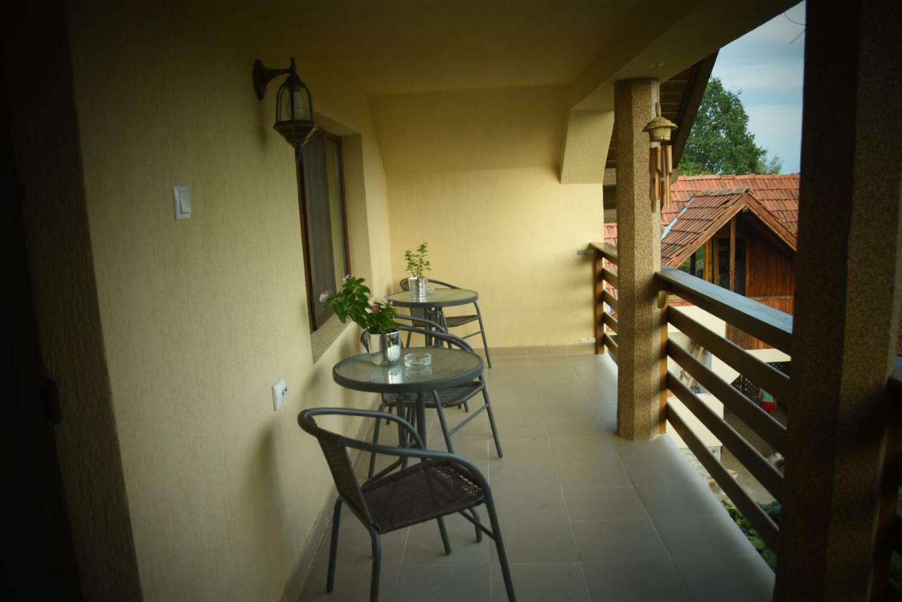 Casa Smeilor Horezu Exterior foto